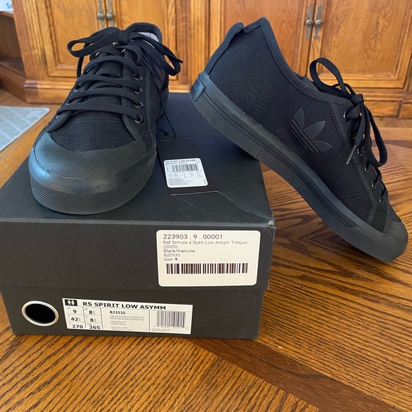 NWT RAF Simon’s Adidas Spirit Low Asymm Black Sneakers Size 9M